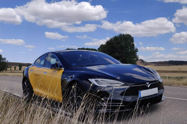 taxi-tesla